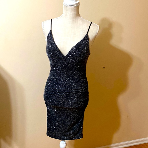 Emerald Sundae Dresses & Skirts - Emerald sundae shimmer black halter cocktail dress dazzling size small 💯😍❤️🔥